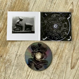 画像2: uœrhe "Piling Against Twenty Centuries of History" [CD]