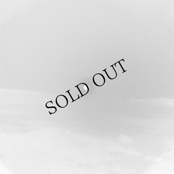 画像2: Lawrence English "WhiteOut" [CD + Book]