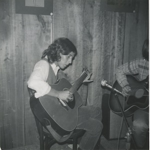 画像2: Wall Matthews "Spine River : The Guitar Music of Wall Matthews, 1967-1981" [LP]